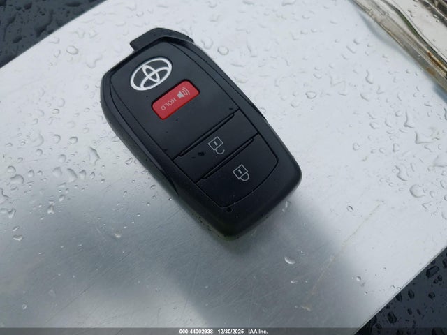 Toyota Corolla Cross Xle 2022 7MUEAAAG4NV024154 Image 11