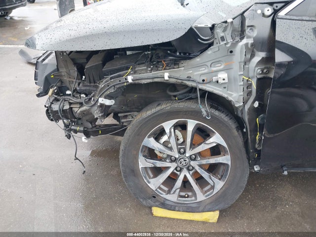 Toyota Corolla Cross Xle 2022 7MUEAAAG4NV024154 Image 18