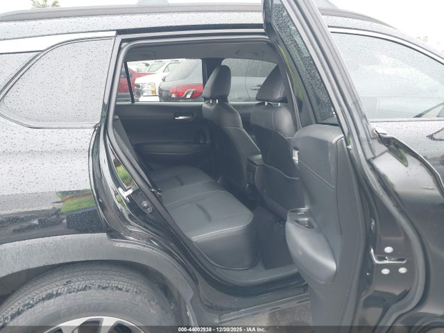 Toyota Corolla Cross Xle 2022 7MUEAAAG4NV024154 Image 8