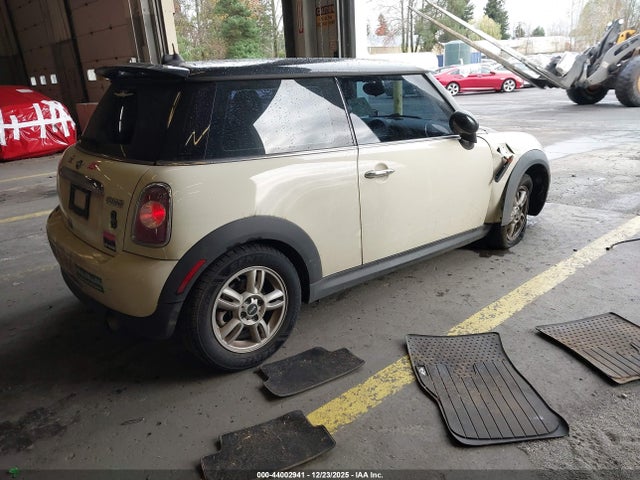 2012 MINI COOPER WMWSU3C51CT542746 Photo 3