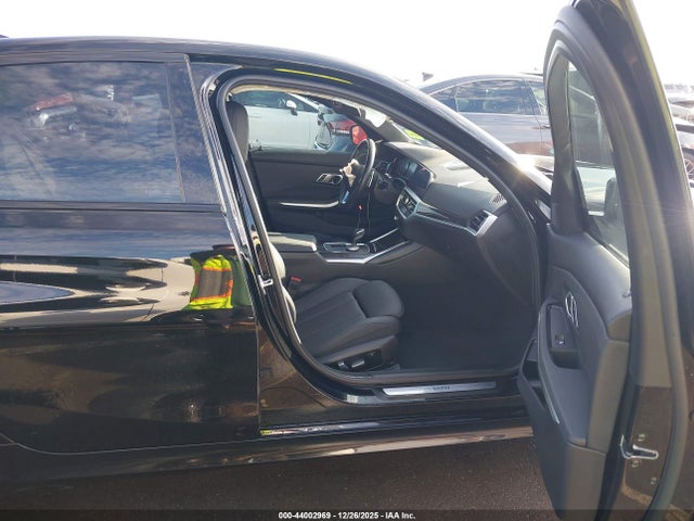 3MW5R1J00M8B71016 BMW 330I