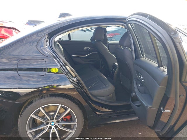 3MW5R1J00M8B71016 BMW 330I