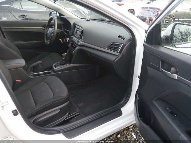 Hyundai ELANTRA SE 2018 5NPD74LF2JH275331 Image 18