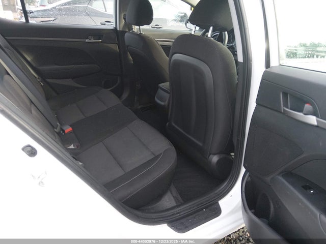 Hyundai ELANTRA SE 2018 5NPD74LF2JH275331 Image 19