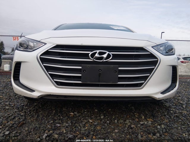 Hyundai ELANTRA SE 2018 5NPD74LF2JH275331 Image 21