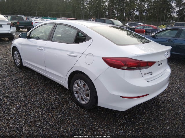 Hyundai ELANTRA SE 2018 5NPD74LF2JH275331 Image 3