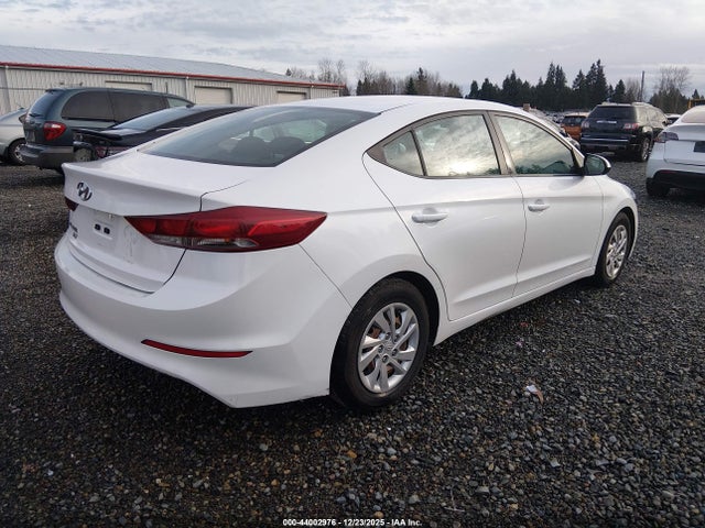 Hyundai ELANTRA SE 2018 5NPD74LF2JH275331 Image 4