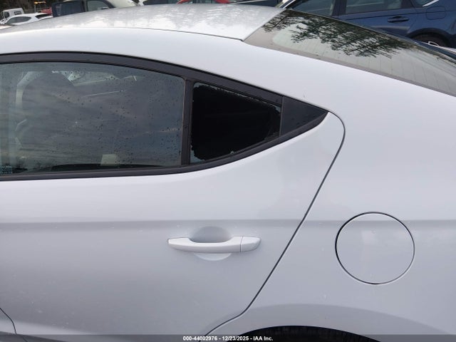 Hyundai ELANTRA SE 2018 5NPD74LF2JH275331 Image 6