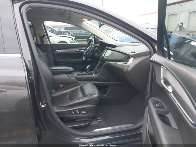 2017 CADILLAC XT5 1GYKNDRS9HZ216257 Photo 4