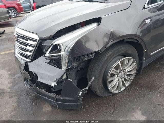 2017 CADILLAC XT5 1GYKNDRS9HZ216257 Photo 5