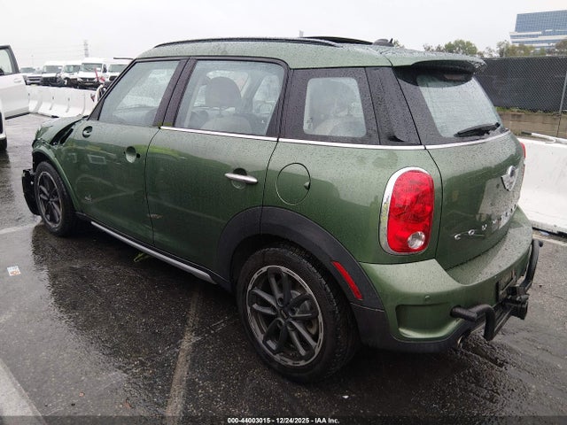 2016 MINI COUNTRYMAN WMWZC5C56GWU04864 Photo 2