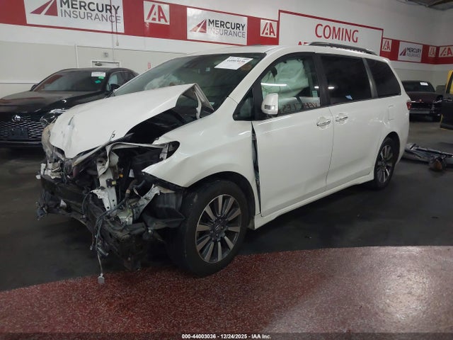 2018 Toyota Sienna Limited Premium 7 Passenger მანქანა იყიდება აუქციონზე, vin: 5TDYZ3DC0JS940165, აუქციონის ნომერი: 44003036