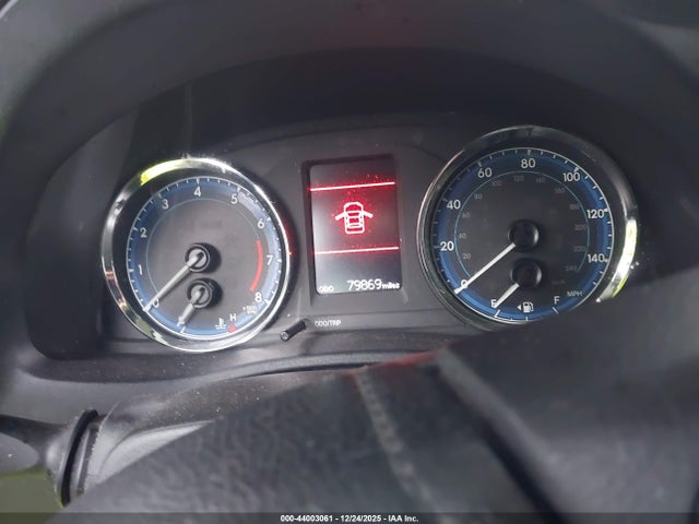 2T1BURHE7JC073374 Toyota COROLLA LE