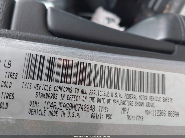 1C4RJEAG9HC740248 Jeep Grand Cherokee Laredo 4x2