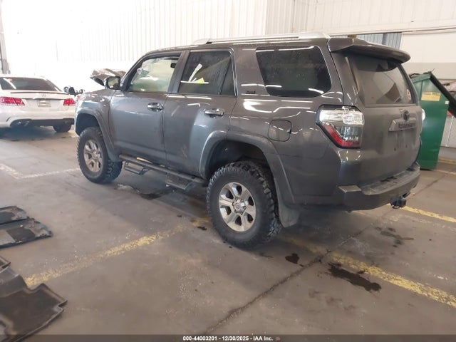 2018 TOYOTA 4RUNNER JTEBU5JR9J5578220 Photo 2