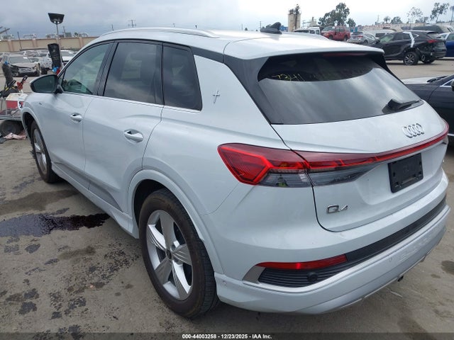 2024 AUDI Q4 E-TRON WA1LUBFZ0RP057848 Photo 2