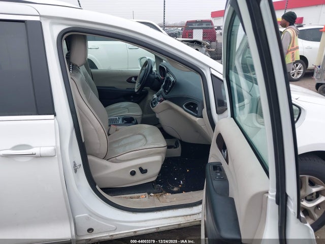 2017 CHRYSLER PACIFICA 2C4RC1GG8HR638103 Photo 4