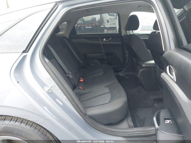 5XXG14J26NG137033 KIA K5 LXS