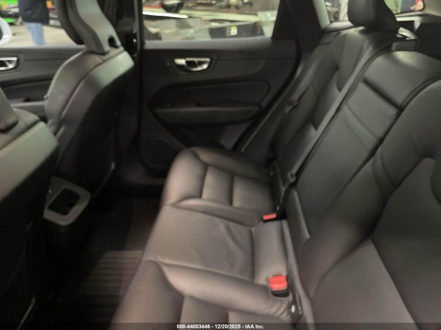 2021 VOLVO XC60 YV4102RKXM1803450 Photo 7