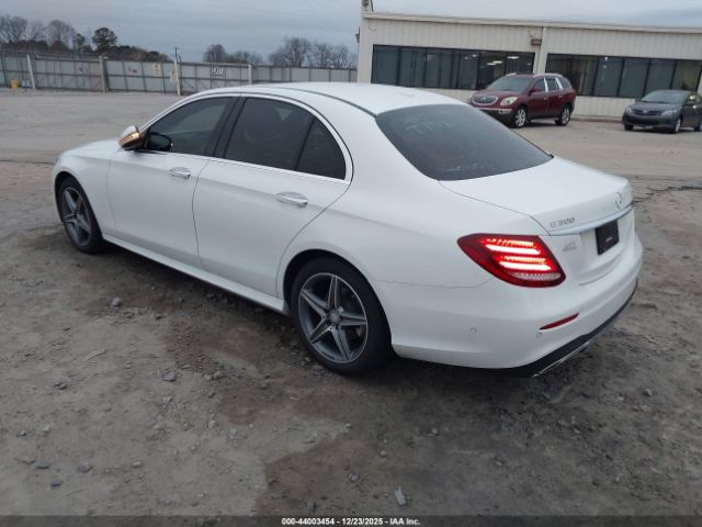 2017 MERCEDES-BENZ E 300 WDDZF4KB9HA077876 Photo 2