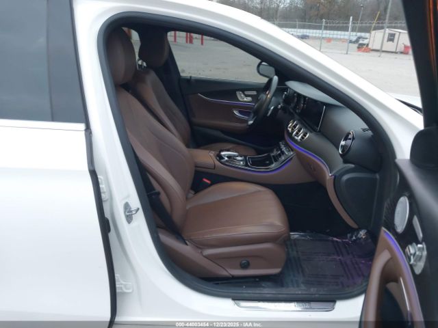 2017 MERCEDES-BENZ E 300 WDDZF4KB9HA077876 Photo 4