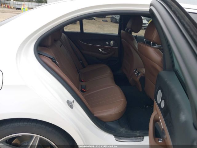 2017 MERCEDES-BENZ E 300 WDDZF4KB9HA077876 Photo 7