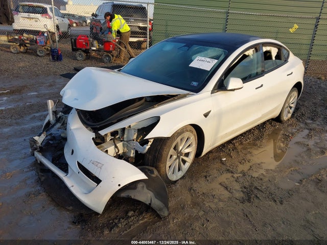 2022 TESLA MODEL 3 5YJ3E1EB5NF105799 Photo 1