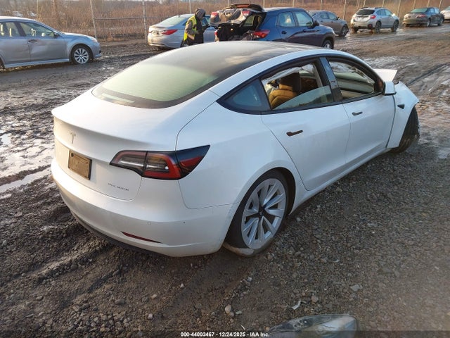 2022 TESLA MODEL 3 5YJ3E1EB5NF105799 Photo 3