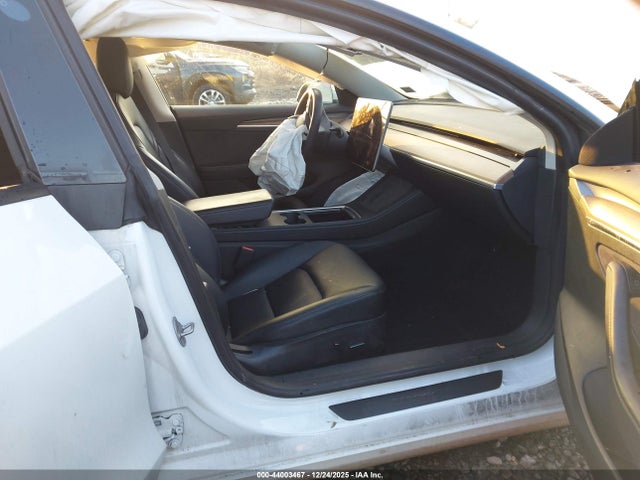 2022 TESLA MODEL 3 5YJ3E1EB5NF105799 Photo 4