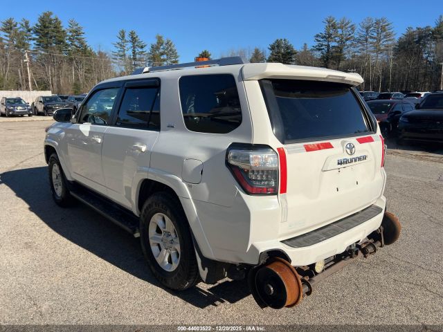 2014 TOYOTA 4RUNNER JTEBU5JR7E5200547 Photo 2