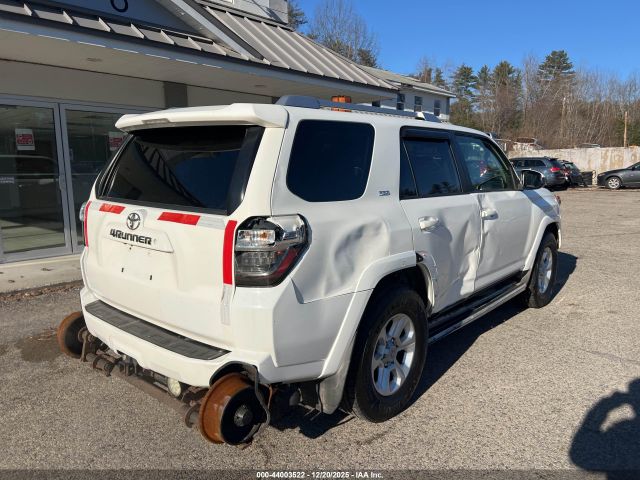 2014 TOYOTA 4RUNNER JTEBU5JR7E5200547 Photo 3