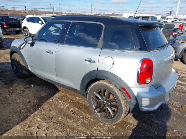 2011 MINI COOPER S COUNTRYMAN WMWZC5C55BWL54760 Photo 2