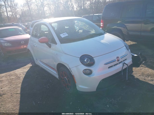 2015 FIAT 500E 3C3CFFGE3FT732803 Photo 0