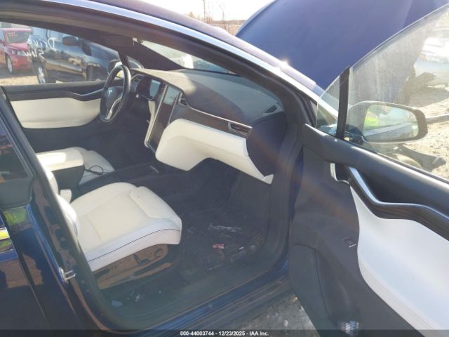 2016 TESLA MODEL X 5YJXCDE2XGF025992 Photo 4