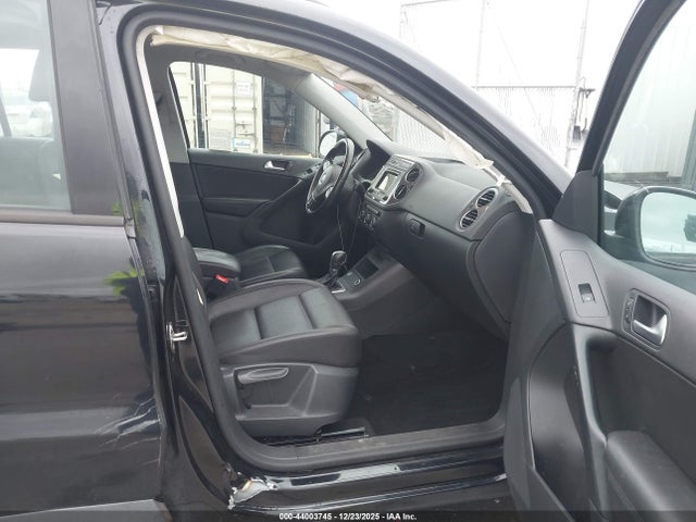 WVGAV7AX1GW582199 Volkswagen TIGUAN S