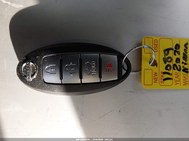 44003784 :رقم المزاد ، 3N1CN8EV3LL832234 vin ، 2020 Nissan Versa Sv Xtronic Cvt مزاد بيع