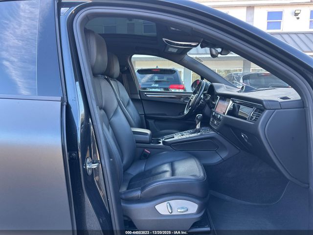 2019 PORSCHE MACAN WP1AA2A52KLB02083 Photo 4