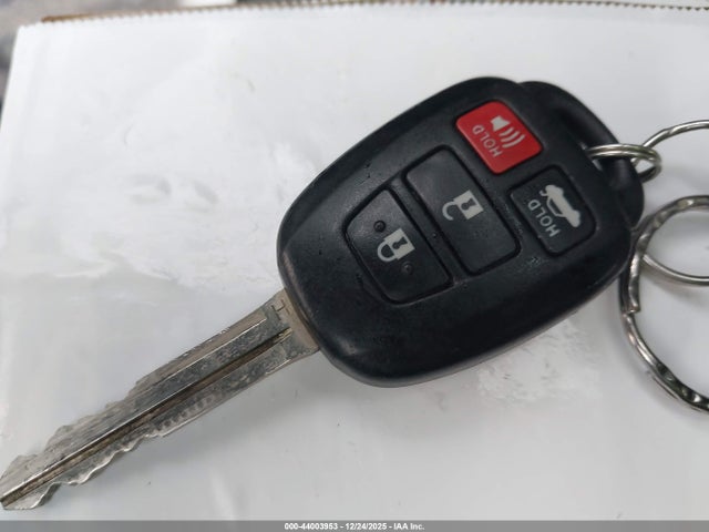 5YFBURHE1GP418455 Toyota Corolla Le Plus