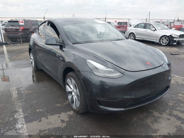 2024 TESLA MODEL Y 7SAYGDED1RF078094 Photo 0