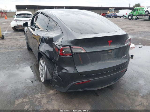 2024 TESLA MODEL Y 7SAYGDED1RF078094 Photo 2