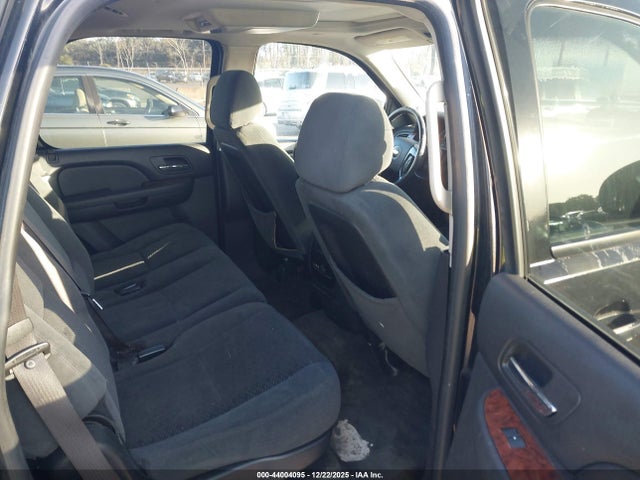 44004095 :رقم المزاد ، 1GNFC13038J146201 vin ، 2008 Chevrolet Tahoe Lt مزاد بيع