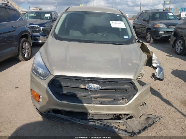 1FMCU0F78HUA22821 Ford ESCAPE S