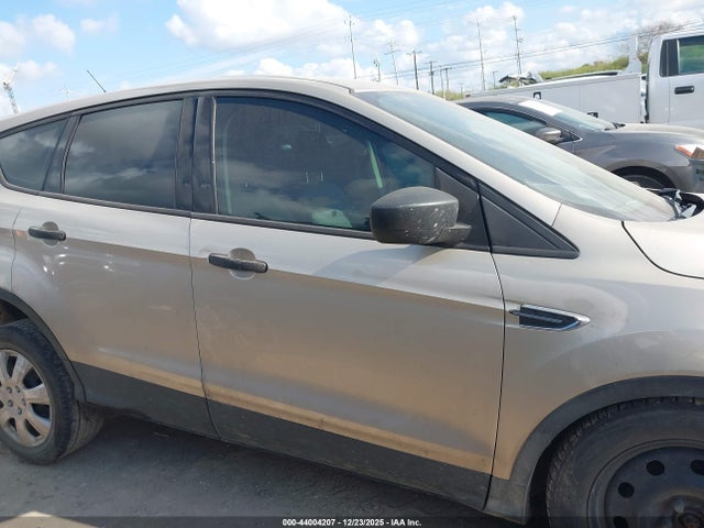 1FMCU0F78HUA22821 Ford ESCAPE S