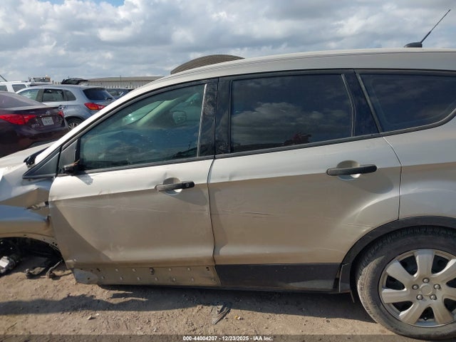 1FMCU0F78HUA22821 Ford ESCAPE S