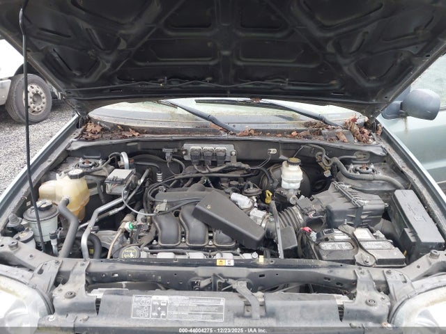 2005 Ford Escape Xlt მანქანა იყიდება აუქციონზე, vin: 1FMCU93145KD99979, აუქციონის ნომერი: 44004275