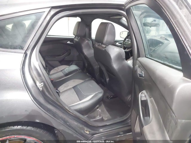 1FADP3L91JL283040 Ford FOCUS ST