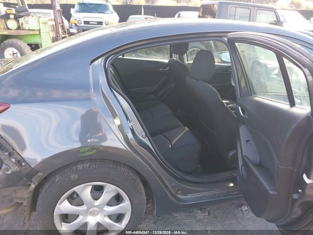 3MZBM1T7XGM317350 Mazda Mazda3 I Sport