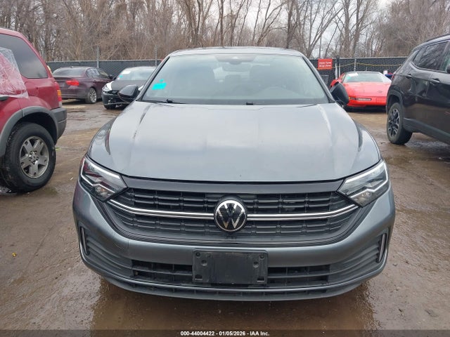 Продажа на аукционе авто 2024 Volkswagen Jetta 1.5t Sport, vin: 3VWBM7BU0RM036980, номер лота: 44004422