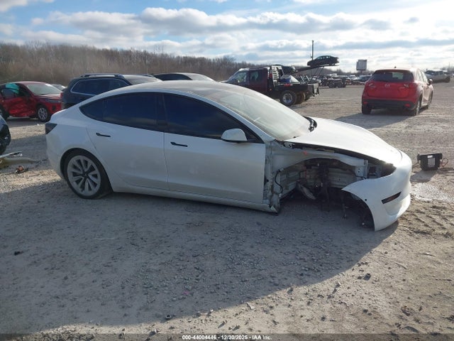 5YJ3E1EB1NF129291 Tesla Model 3 Long Range Dual Motor All-wheel Drive