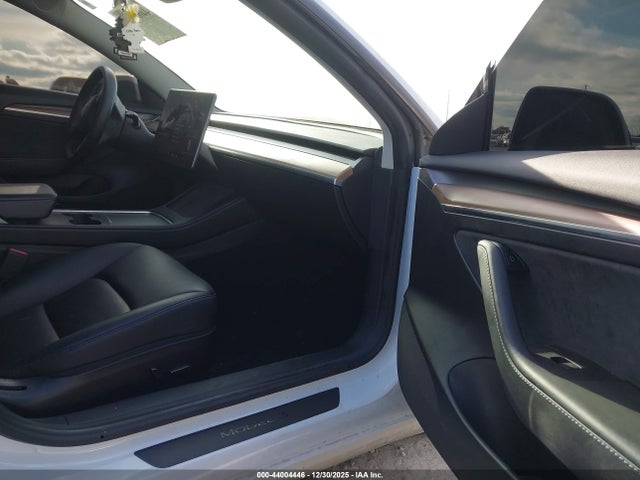 5YJ3E1EB1NF129291 Tesla Model 3 Long Range Dual Motor All-wheel Drive